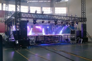 Hệ thống thiết bị ánh sáng cho sân khấu biểu diễn chuyên nghiệp