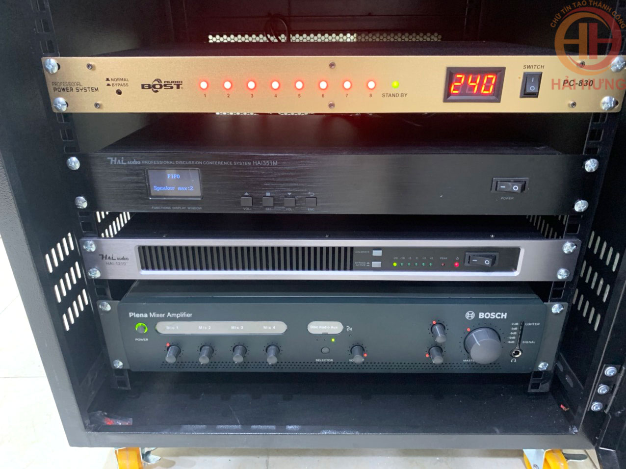 Các thiết bị có trong hệ thống âm thanh hội thảo HAI-3511