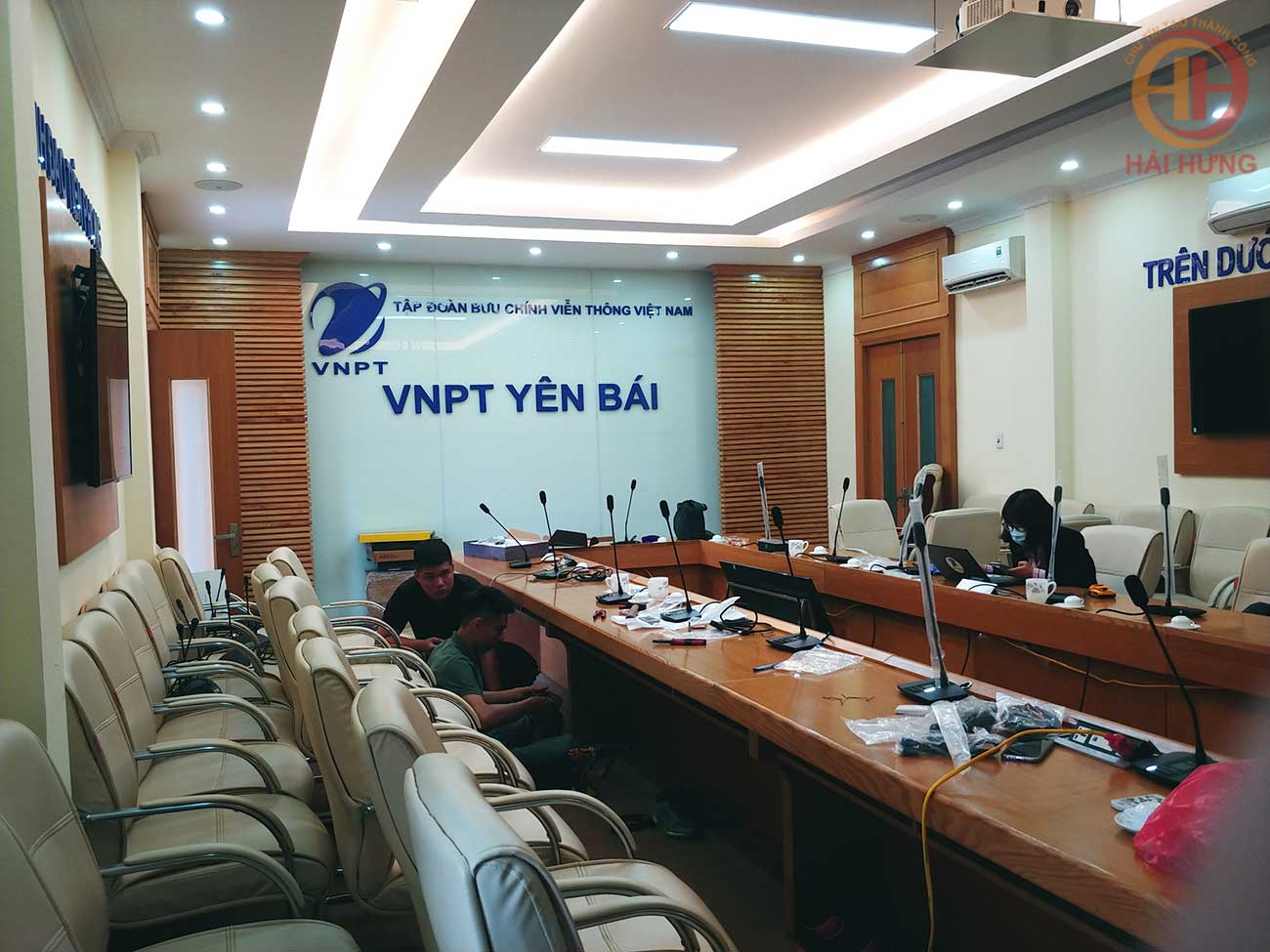 Lắp đặt hệ thống âm thanh hội thảo HAI-3526 cho phòng họp VNPT Yên Bái