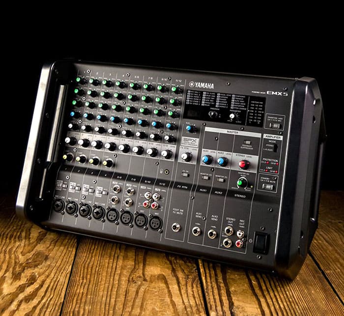 Mixer liền công suất là thiết bị không thể thiếu trong hệ thống âm thanh