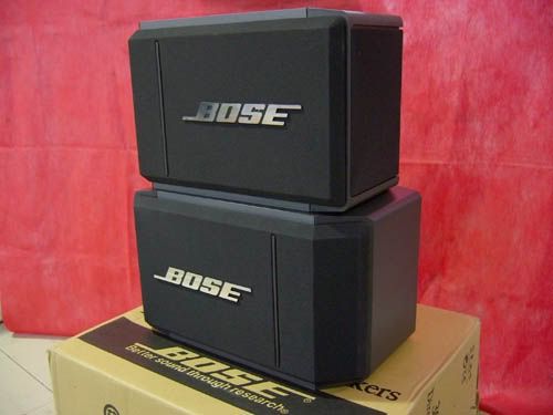 Loa Bose 301 Seri 4 với thiết kế tông màu đen