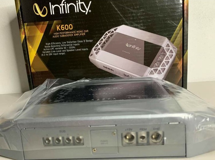 Infinity K600 là amply sub sử dụng cho dàn âm thanh ô tô