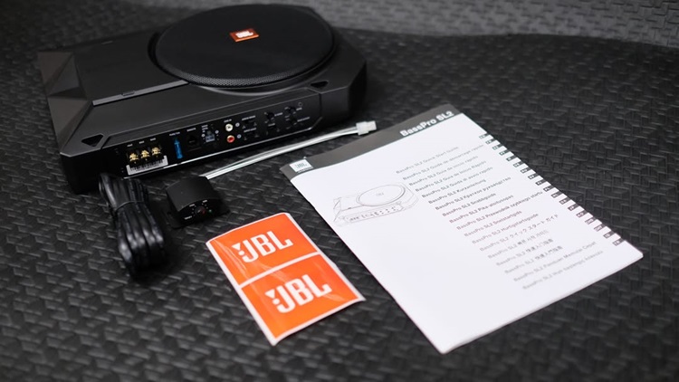 Bộ sản phẩm BassPro SL2 đầy đủ từ JBL