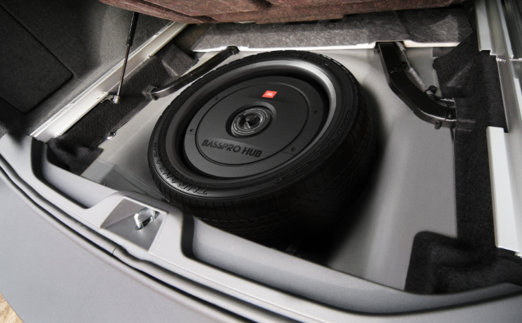 BassPro Hub có thiết kế nhỏ gọn không chiếm nhiều diện tích trên xe